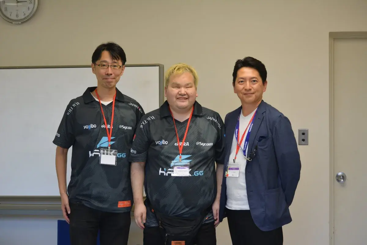 株式会社ePARA 北村直也さんと関係者の集合写真